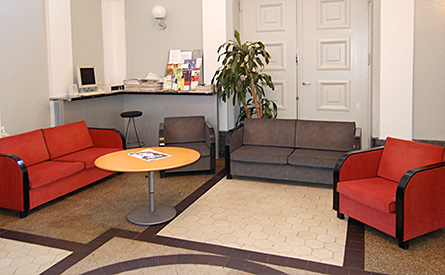 Julkisten tilojen verhoilu